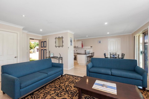Colonial Court Villas - E Caravan Parks 20
