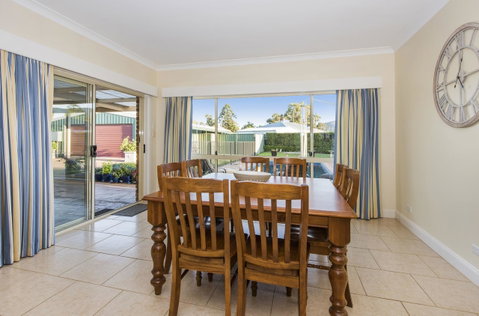 Colonial Court Villas - E Caravan Parks 15