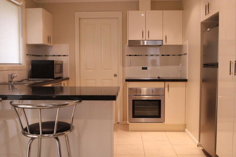 Colonial Court Villas - E Caravan Parks 27