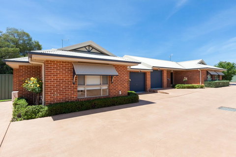 Colonial Court Villas - E Caravan Parks 35