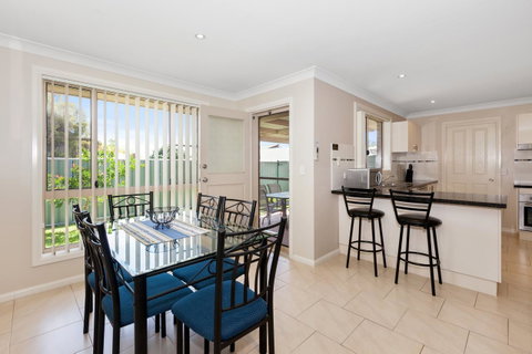Colonial Court Villas - E Caravan Parks 34