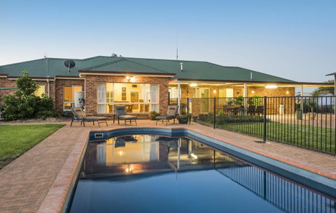 Colonial Court Villas - E Caravan Parks 2
