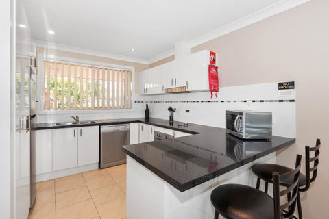 Colonial Court Villas - E Caravan Parks 17