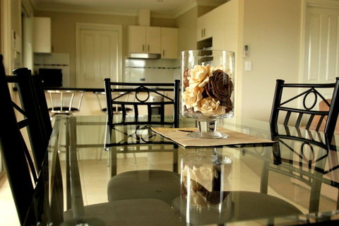 Colonial Court Villas - E Caravan Parks 23