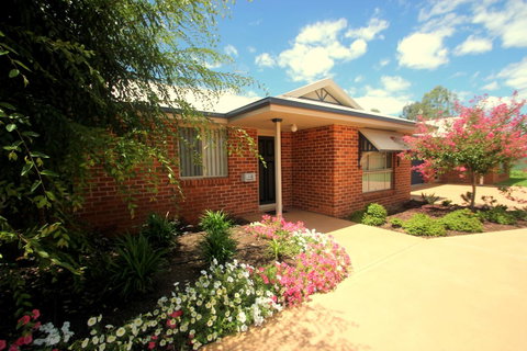 Colonial Court Villas - E Caravan Parks 21
