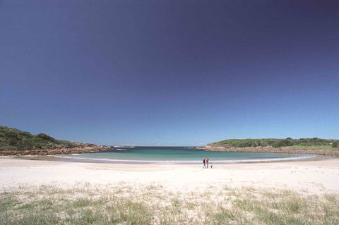 On The Beach Getaway - E Caravan Parks 10