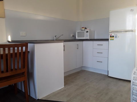 Narooma Golfers Lodge - E Caravan Parks 1