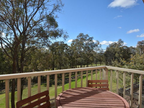 Villa 2br Prosecco Villa Located Within Cypress Lakes Resort - E Caravan Parks 9