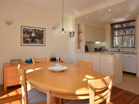 Villa 2br Prosecco Villa Located Within Cypress Lakes Resort - E Caravan Parks 7