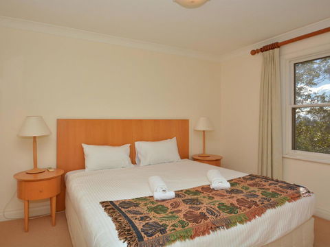 Villa 2br Prosecco Villa Located Within Cypress Lakes Resort - E Caravan Parks 14