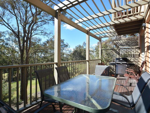 Villa 2br Prosecco Villa Located Within Cypress Lakes Resort - E Caravan Parks 4