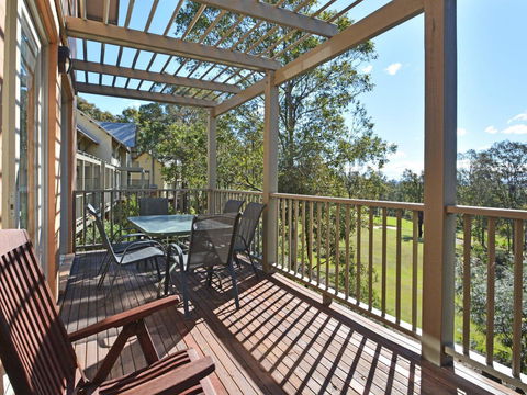 Villa 2br Prosecco Villa Located Within Cypress Lakes Resort - E Caravan Parks 0
