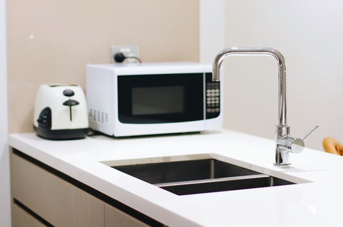 Modern & Cosy 2-Bedroom Apartment Hornsby - E Caravan Parks 9