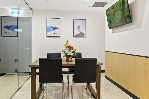YEHS Hotel Sydney QVB - E Caravan Parks 17