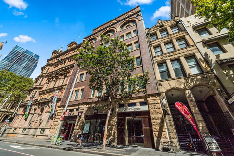 YEHS Hotel Sydney QVB - E Caravan Parks 1