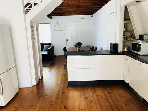 Little Blue Beach House - E Caravan Parks 10