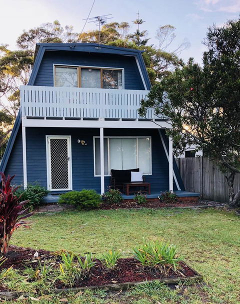 Little Blue Beach House - E Caravan Parks 1