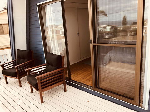 Little Blue Beach House - E Caravan Parks 3