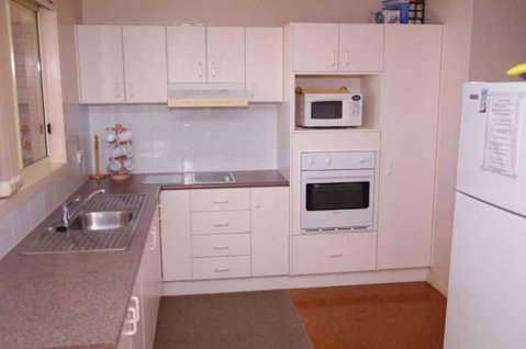Bellhaven 2, 17 Willow Street - E Caravan Parks 0