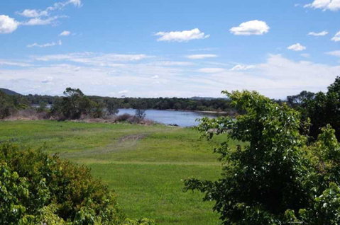Bellhaven 2, 17 Willow Street - E Caravan Parks 5