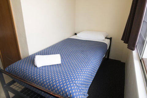 Banjo Paterson Inn - E Caravan Parks 13