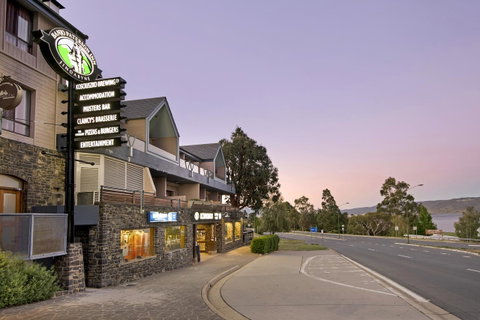 Banjo Paterson Inn - E Caravan Parks 0