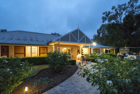 Thistle Hill Guesthouse - Walk To Many Wineries And Restaurants - E Caravan Parks 0