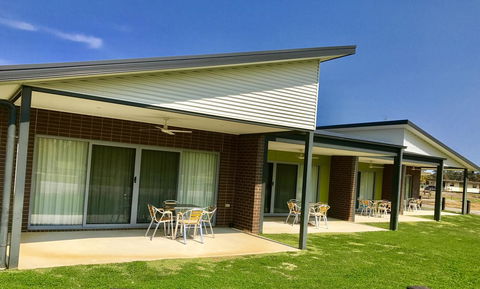 Comfort Suites Clubarham Golf Resort - E Caravan Parks 12