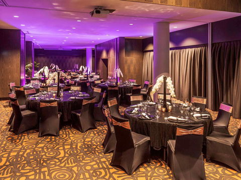 Novotel Sydney Darling Harbour - E Caravan Parks 42