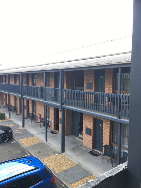 Bega Downs Motor Inn - E Caravan Parks 10