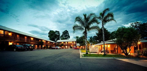 Bega Downs Motor Inn - E Caravan Parks 0