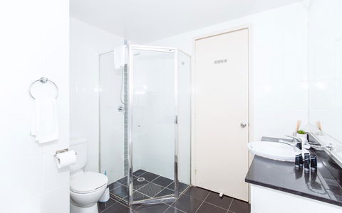 DD Apartments Chinatown - E Caravan Parks 7