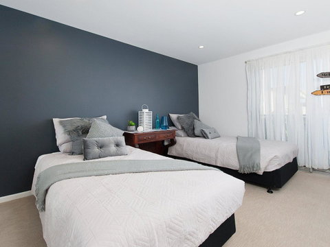 Blue View @ Fingal Bay - E Caravan Parks 26