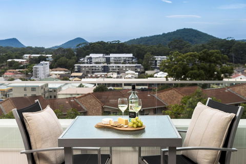 Oaks Nelson Bay Lure Suites - E Caravan Parks 5
