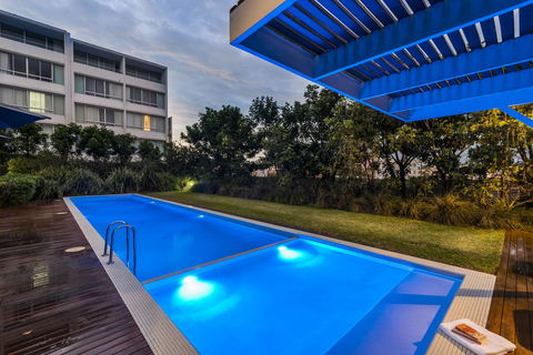 Oaks Nelson Bay Lure Suites - E Caravan Parks 11