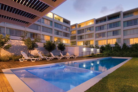 Oaks Nelson Bay Lure Suites - E Caravan Parks 0