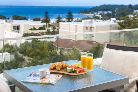 Oaks Nelson Bay Lure Suites - E Caravan Parks 6