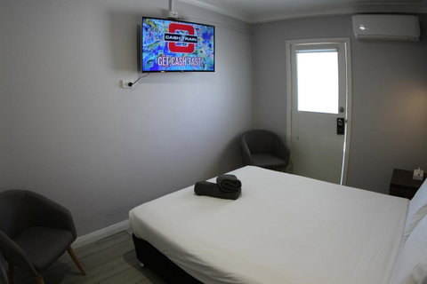 Sleepy Hill Motor Inn - E Caravan Parks 28