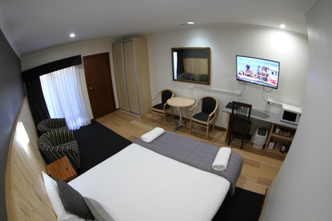 Sleepy Hill Motor Inn - E Caravan Parks 16