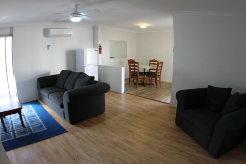 Sleepy Hill Motor Inn - E Caravan Parks 38