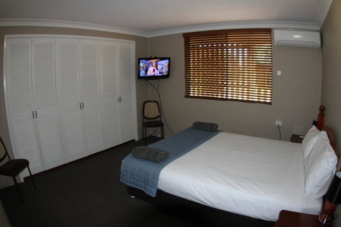 Sleepy Hill Motor Inn - E Caravan Parks 39