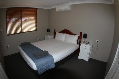 Sleepy Hill Motor Inn - E Caravan Parks 36
