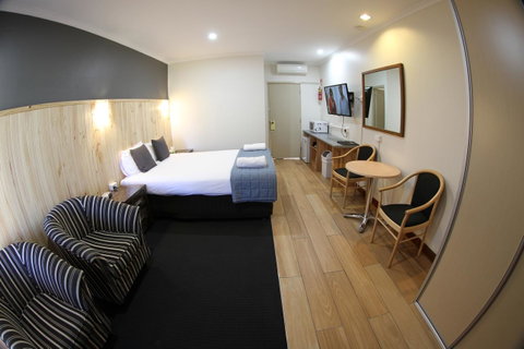 Sleepy Hill Motor Inn - E Caravan Parks 3