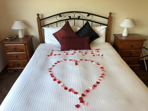 Nightingale Villas - E Caravan Parks 6