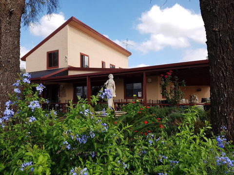 Nightingale Villas - E Caravan Parks 7