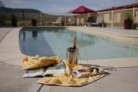 Nightingale Villas - E Caravan Parks 10