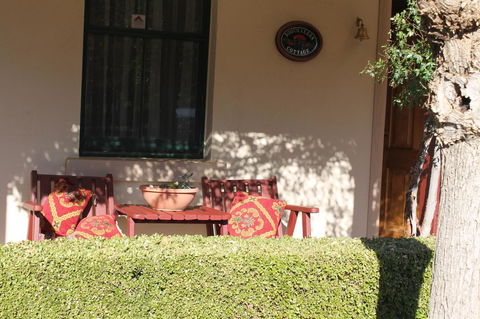 Boot Makers Cottage - E Caravan Parks 2
