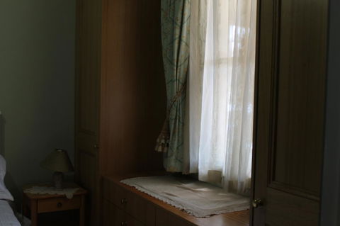 Boot Makers Cottage - E Caravan Parks 12
