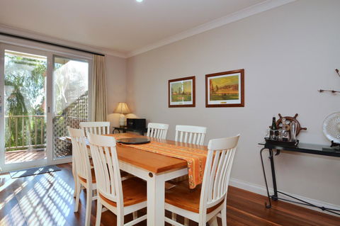 Villa 3br Chianti Villa Located Within Cypress Lakes Resort - E Caravan Parks 3