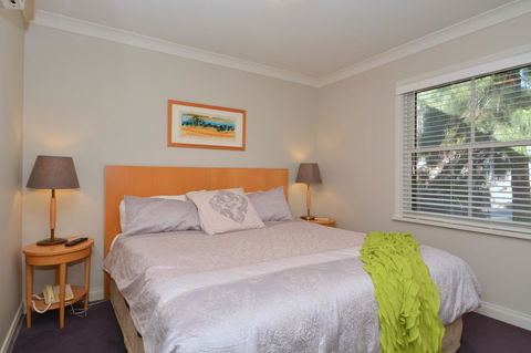 Villa 3br Chianti Villa Located Within Cypress Lakes Resort - E Caravan Parks 15